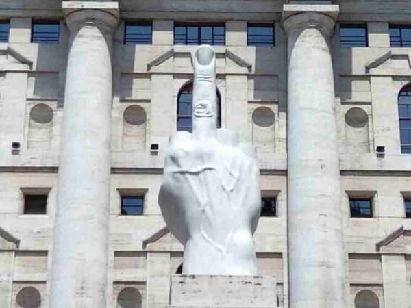 Milan's Middle Finger sculpture by Maurizio Catellan