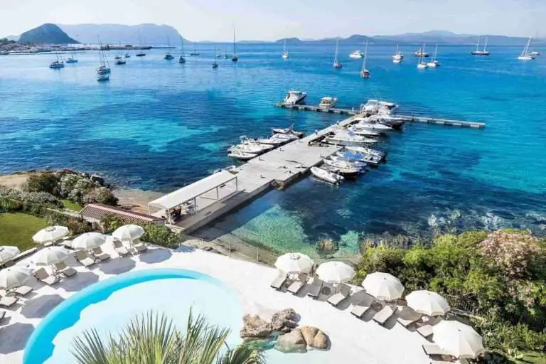 Gabbiano Azzurro Hotel & Suites: Sardinian Style in Golfo Aranci [Review]
