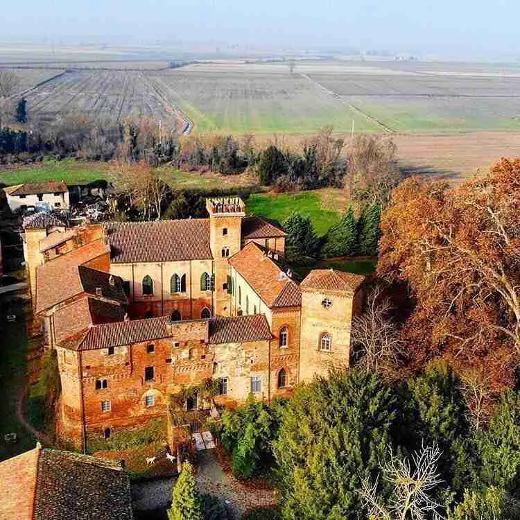 What It’s Like to Live in a Medieval Italian Castle