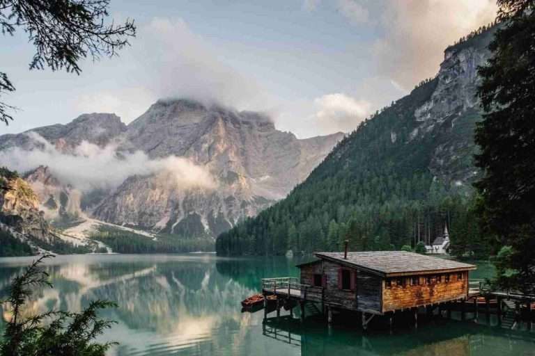 Lago di Braies: A Gorgeous Lake in the Dolomites
