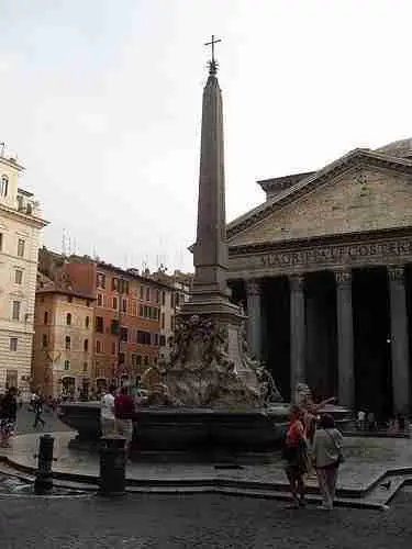 The Macuteo Obelisk stands outside of the Pantheon