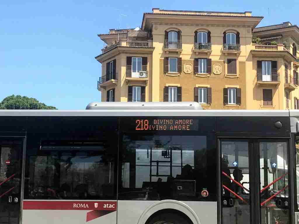 Roma ATAC bus, direzione Divino Amore